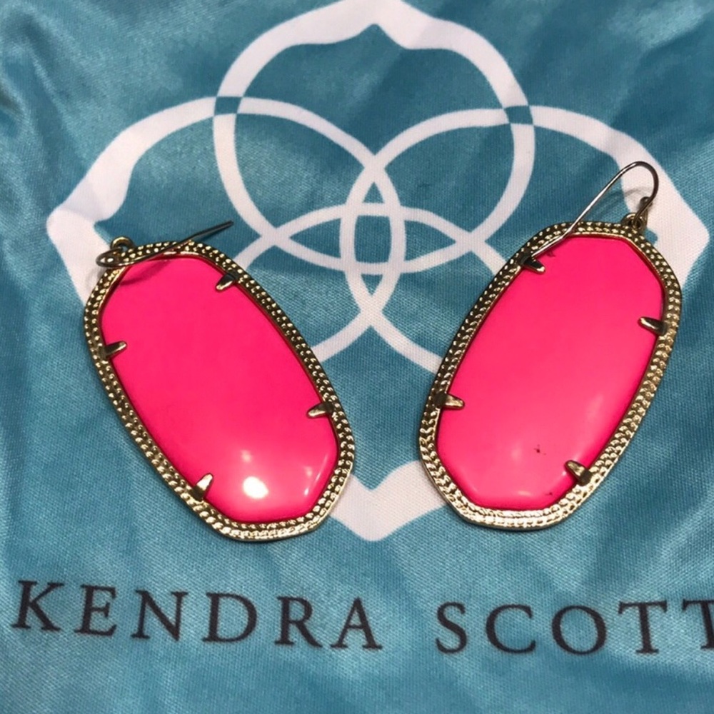 Kendra Scott Danielle size hot pink
